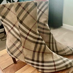Burberry suede booties